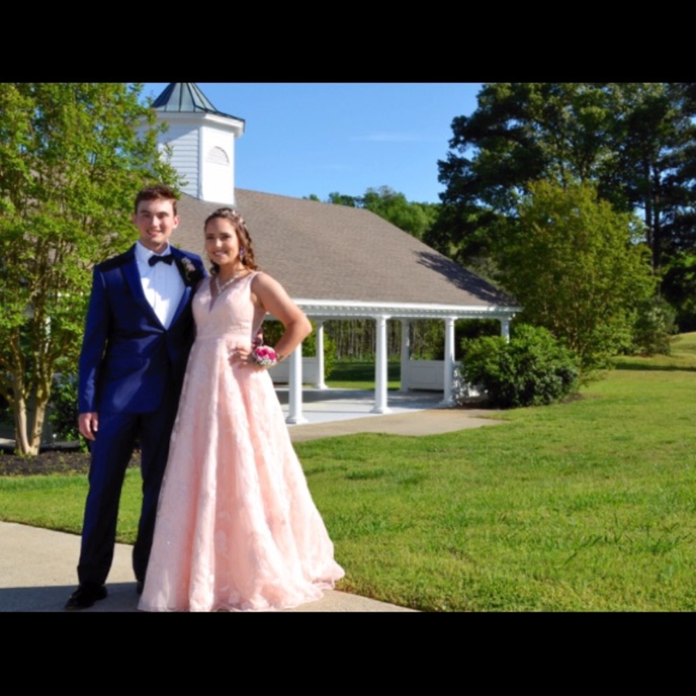 Prom dress - Picture 2 of 5